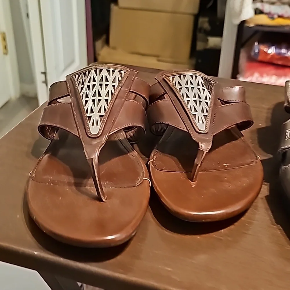 Like new Alex Marie sandles 11M - Picture 2 of 6